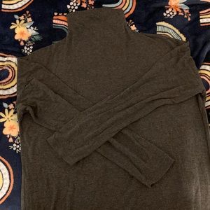 Long sleeve gray turtle neck. SUPER soft. Hardly worn. XL